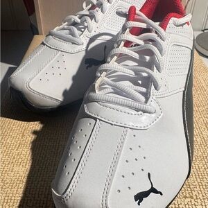 Puma Tazon White and Black Athletic Shoes with Sleek Design. 189873-02